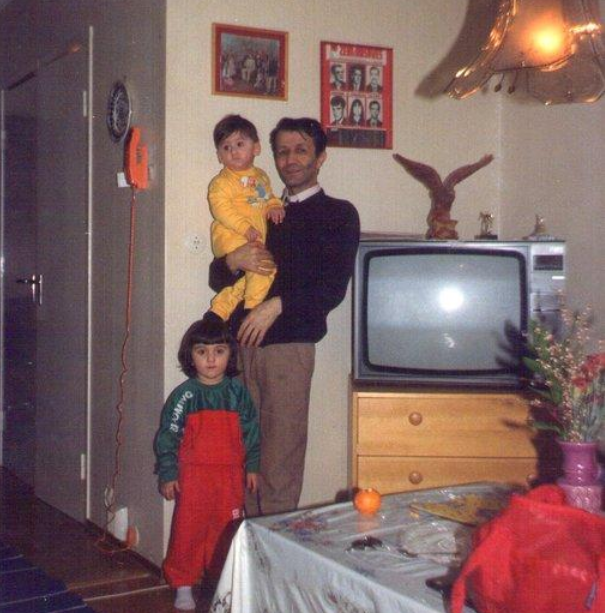 Asllan Dibrani,ibrahim egriu,Shaban Abazi, Makfire CANOLLI,kosova lindore , Lugina e presheves, zenel ahjdini, florim rushiti,adem Jashari, Poezi,hijet që teatronin, armiku ,kosova ,medvegja ,presheva ,shqiperia etnike,UçK,Uçpmb,ilirida,adem jashari,skënder beu, nën tereza,Medvegja Redaksia, tupalla.com,sanxhaku i nishit